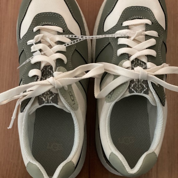 UGG Womens Green and Ivory Sneakers with Cushioned Midsole- New - Picture 2 of 8